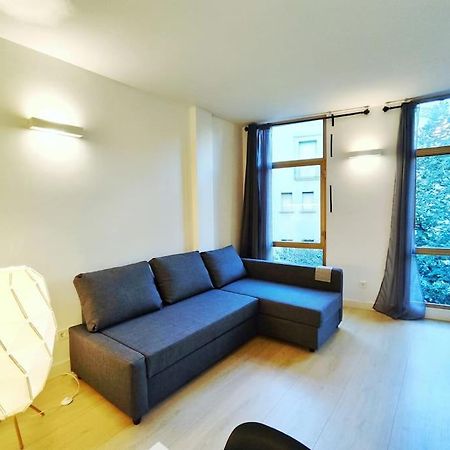 Moderno Apartamento En Terrassa Centro Zewnętrze zdjęcie