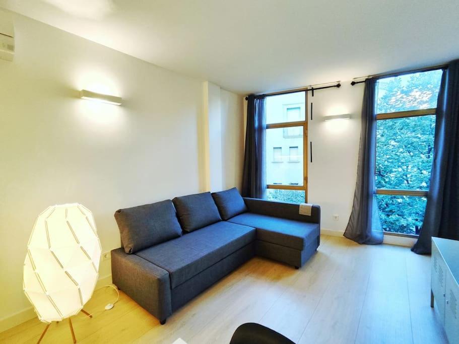 Moderno Apartamento En Terrassa Centro Zewnętrze zdjęcie