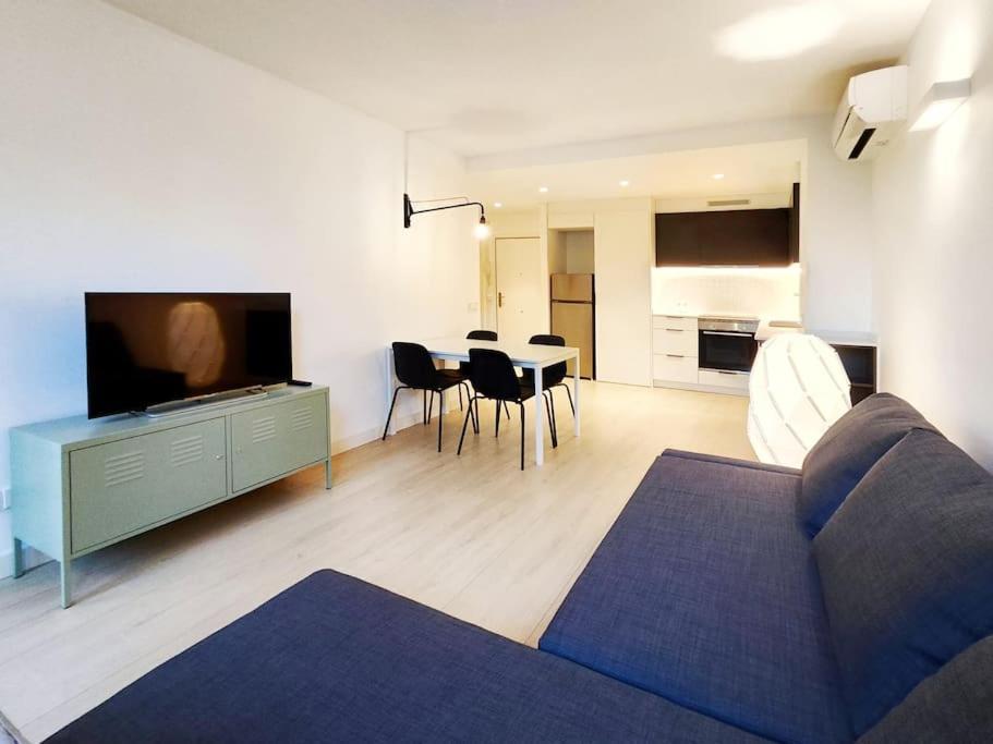 Moderno Apartamento En Terrassa Centro Zewnętrze zdjęcie