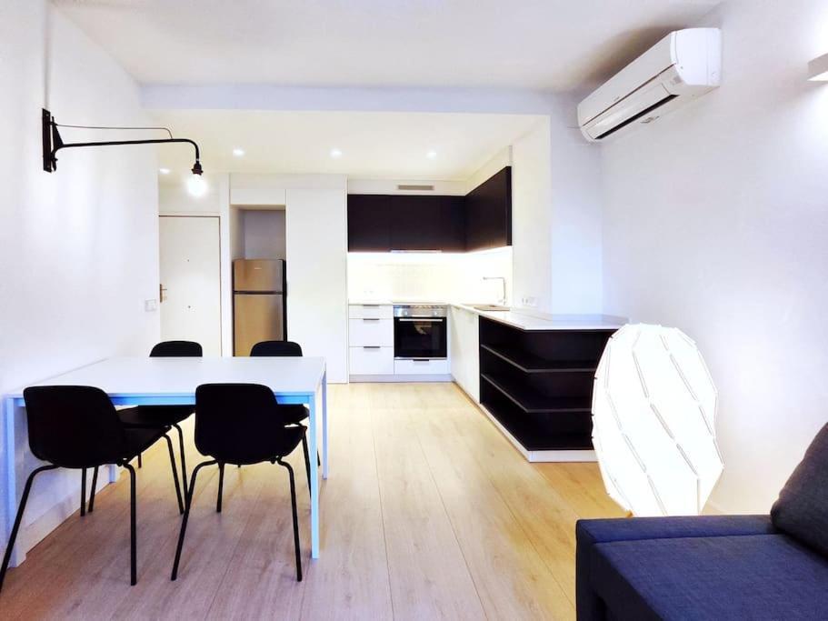 Moderno Apartamento En Terrassa Centro Zewnętrze zdjęcie
